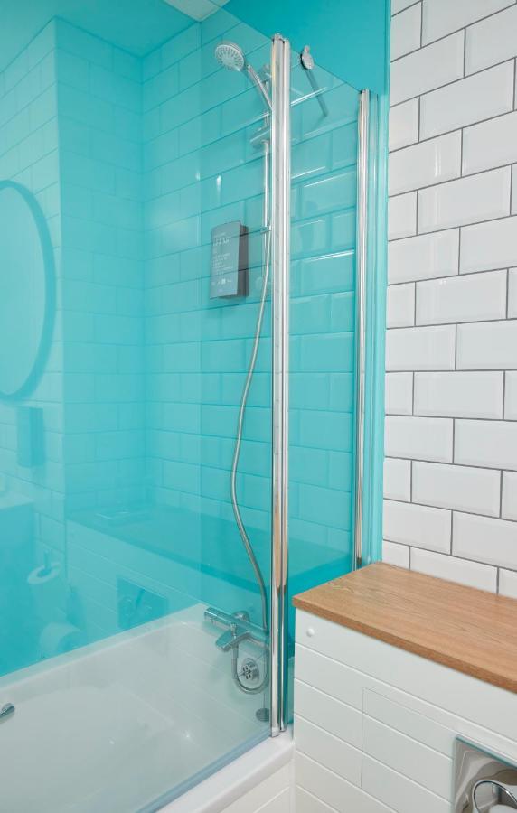 The Caledonian Hotel Leven  Екстер'єр фото