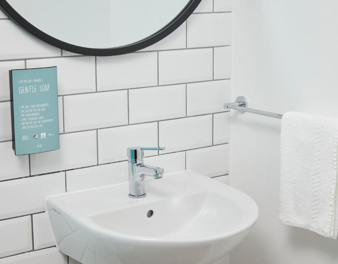 The Caledonian Hotel Leven  Екстер'єр фото