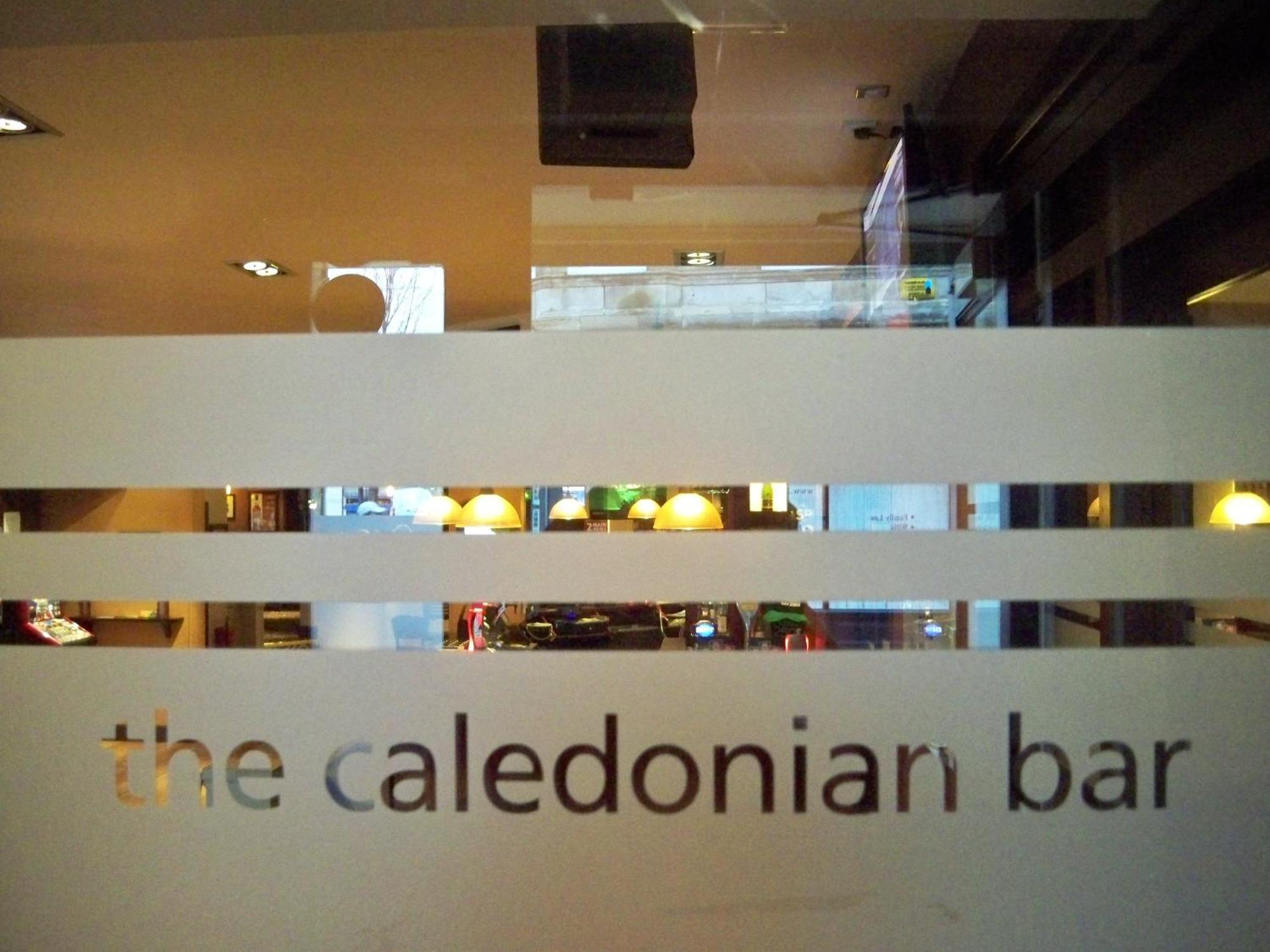 The Caledonian Hotel Leven  Екстер'єр фото